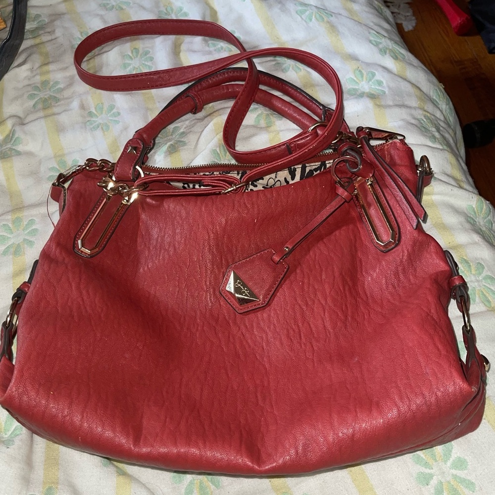 Red/orange Jessica Simpson crossbody purse
